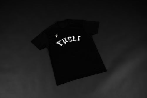 TUSLI 3D Logo T-Shirt Schwarz
